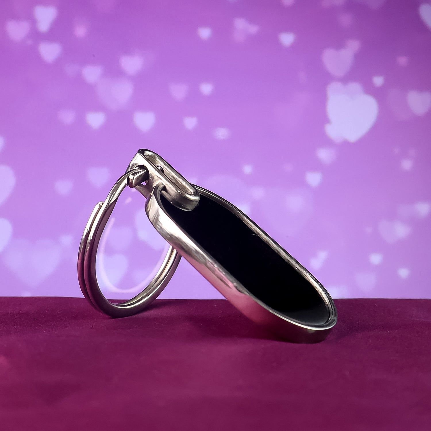 Elegant Black & Silver Oval Metal Keychain (1 Pc) - Image 4