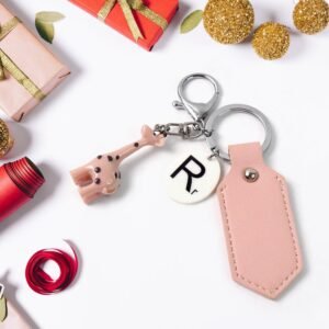 Charming Giraffe Keychain – A Touch of Whimsy for Your Everyday Essentials (1 Pc)