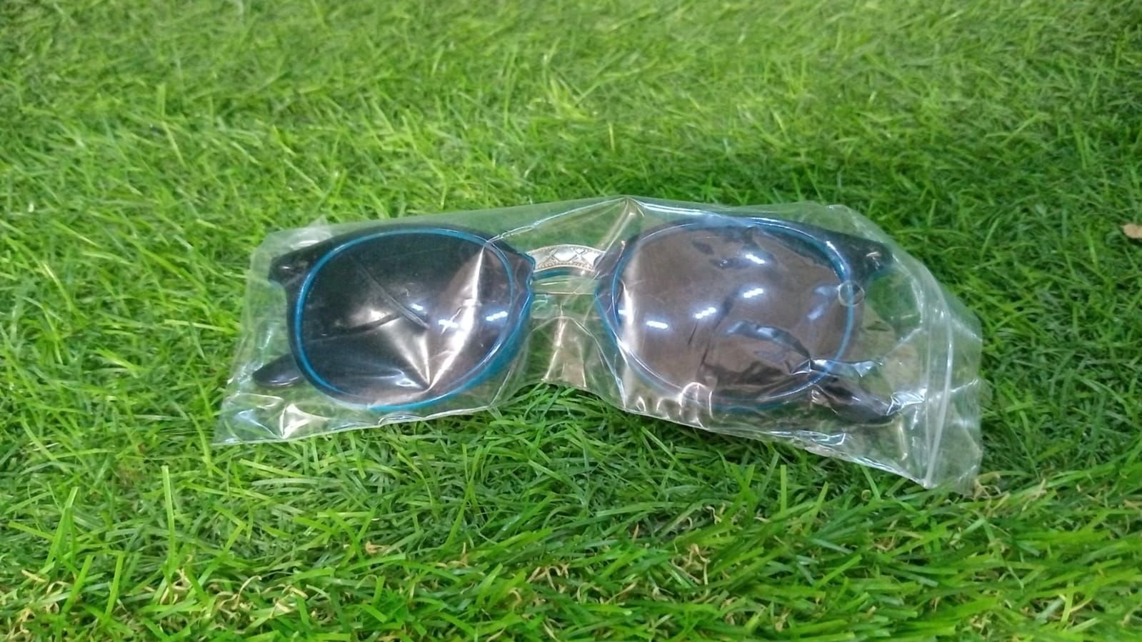 UV Protected Round Sunglasses, classic Sunglasses for Men & Women, Lightweight - Image 8