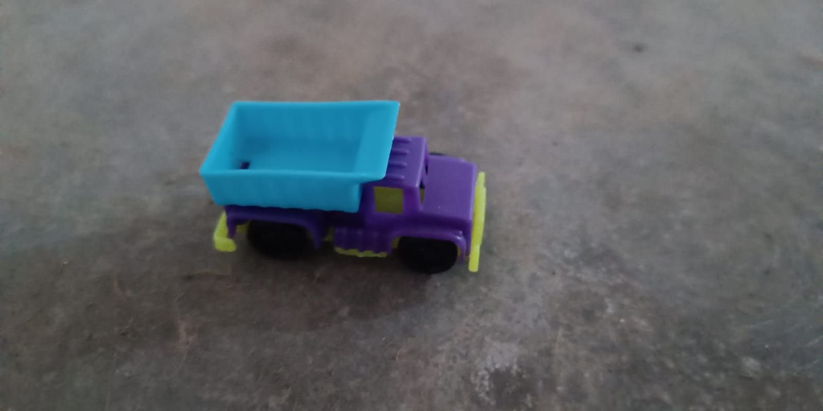 Dumper Truck Toy - Image 8