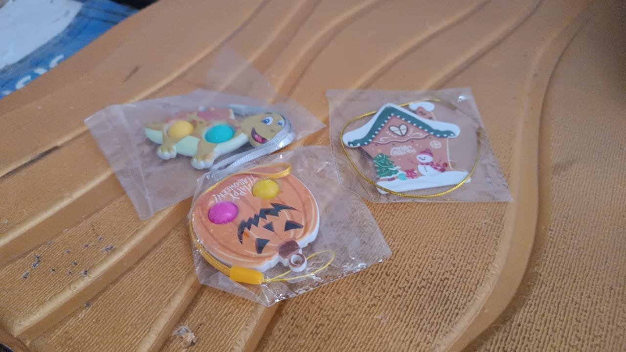 Silicone Push Bubble Fidget Keychain Toy (1 Pc) - Image 8