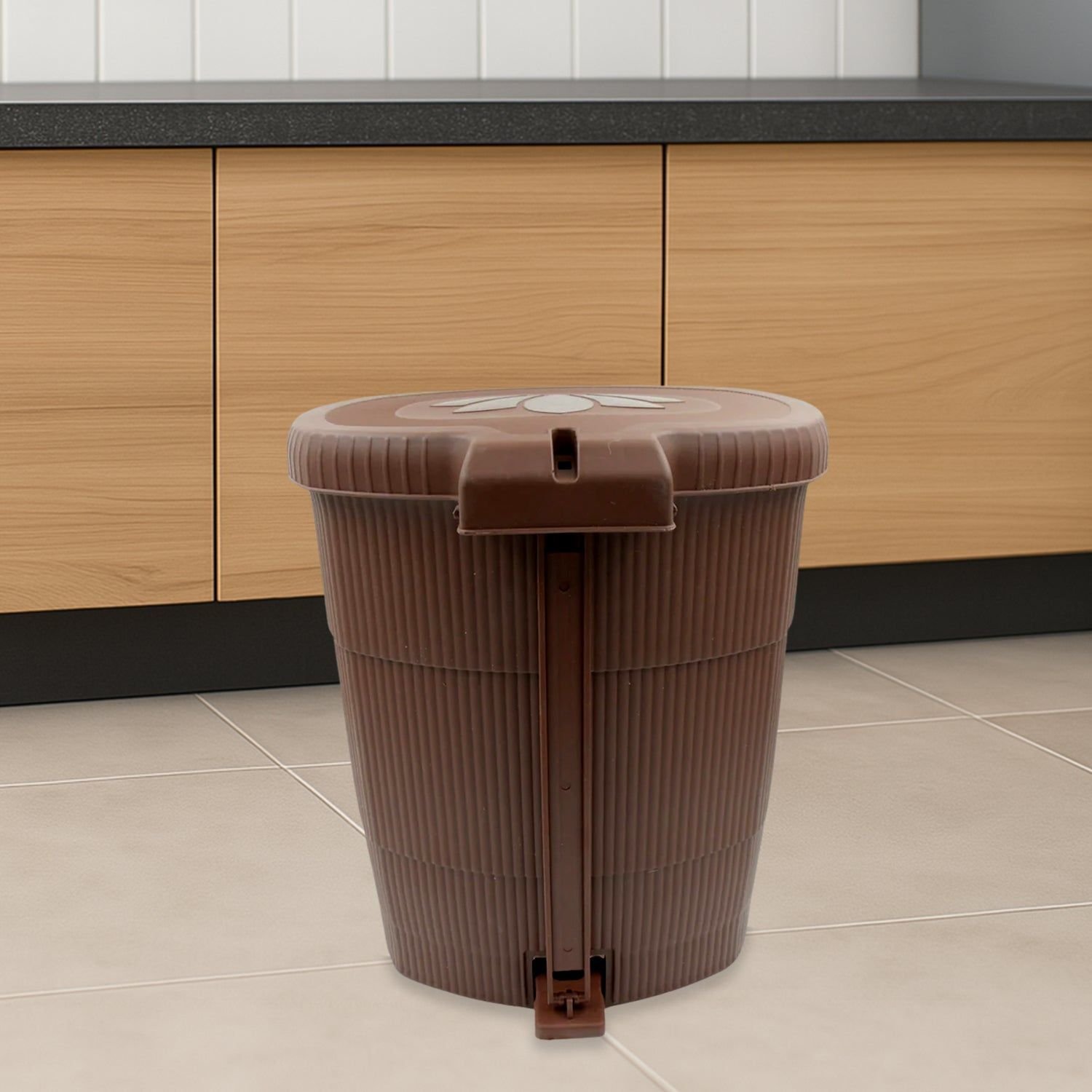 Homeware Dustbin Clean Mini Small Size Plastic Pedal Dustbin Used For Kitchen, Office, Car (1 PC) - Image 4