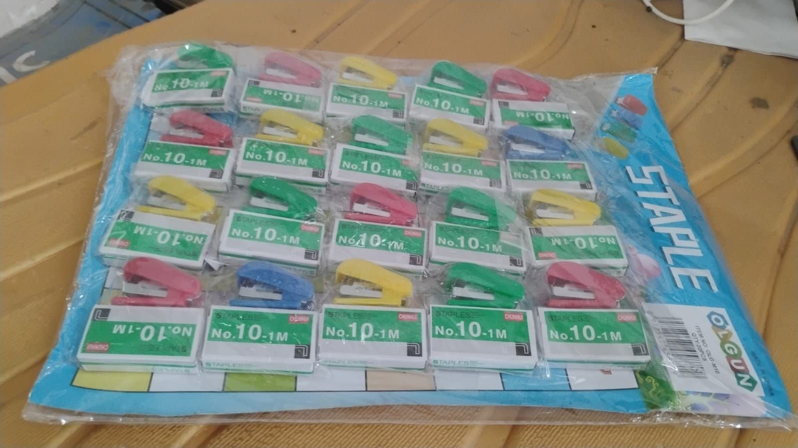 Mini Stapler with 1 Strip of Staples (1 Set) - Image 9