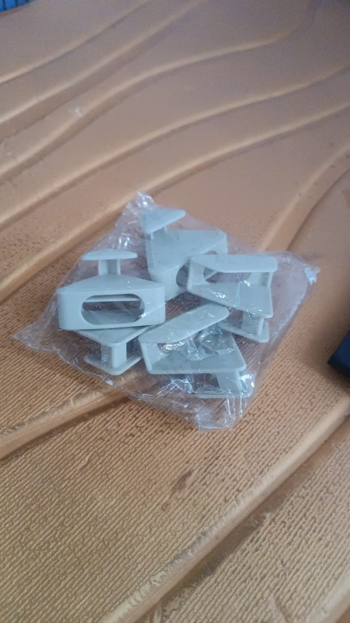 Multi-Functional Plastic Triangle Hanger Connector Hooks 5 Pcs Set - Image 8