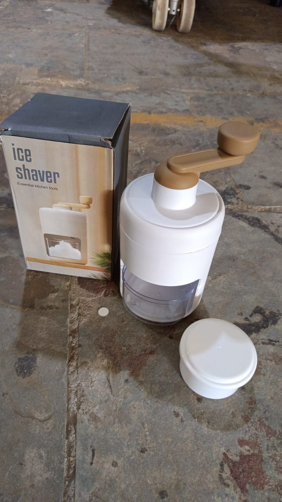 Portable Gola Maker and Ice Crusher | Manual Shaved Ice & Smoothie Machine - Image 8