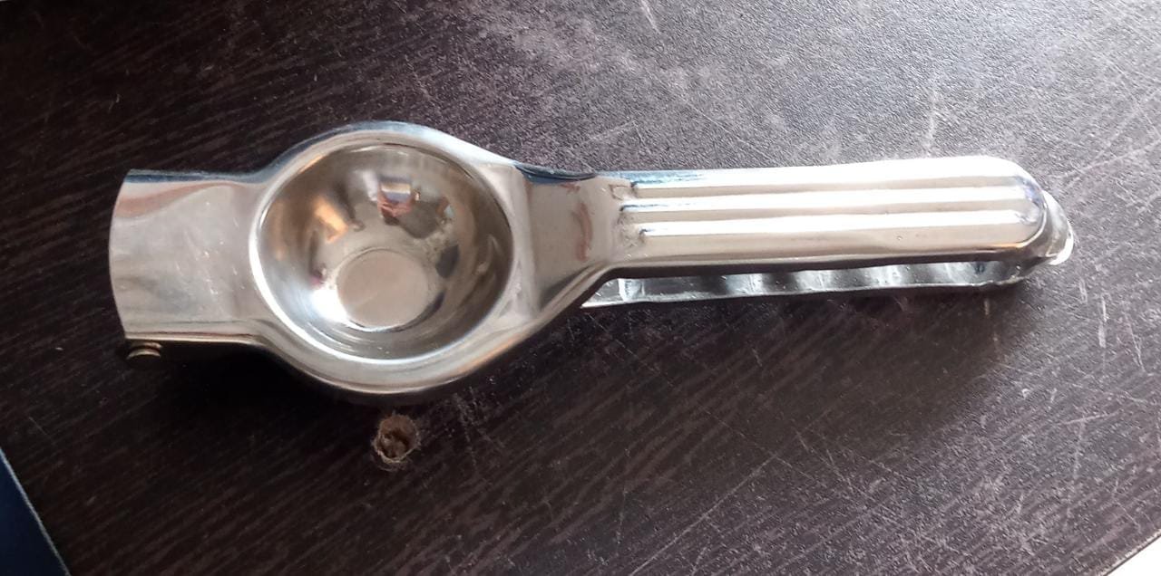 Stainless Steel Lemon Squeezer - Image 9