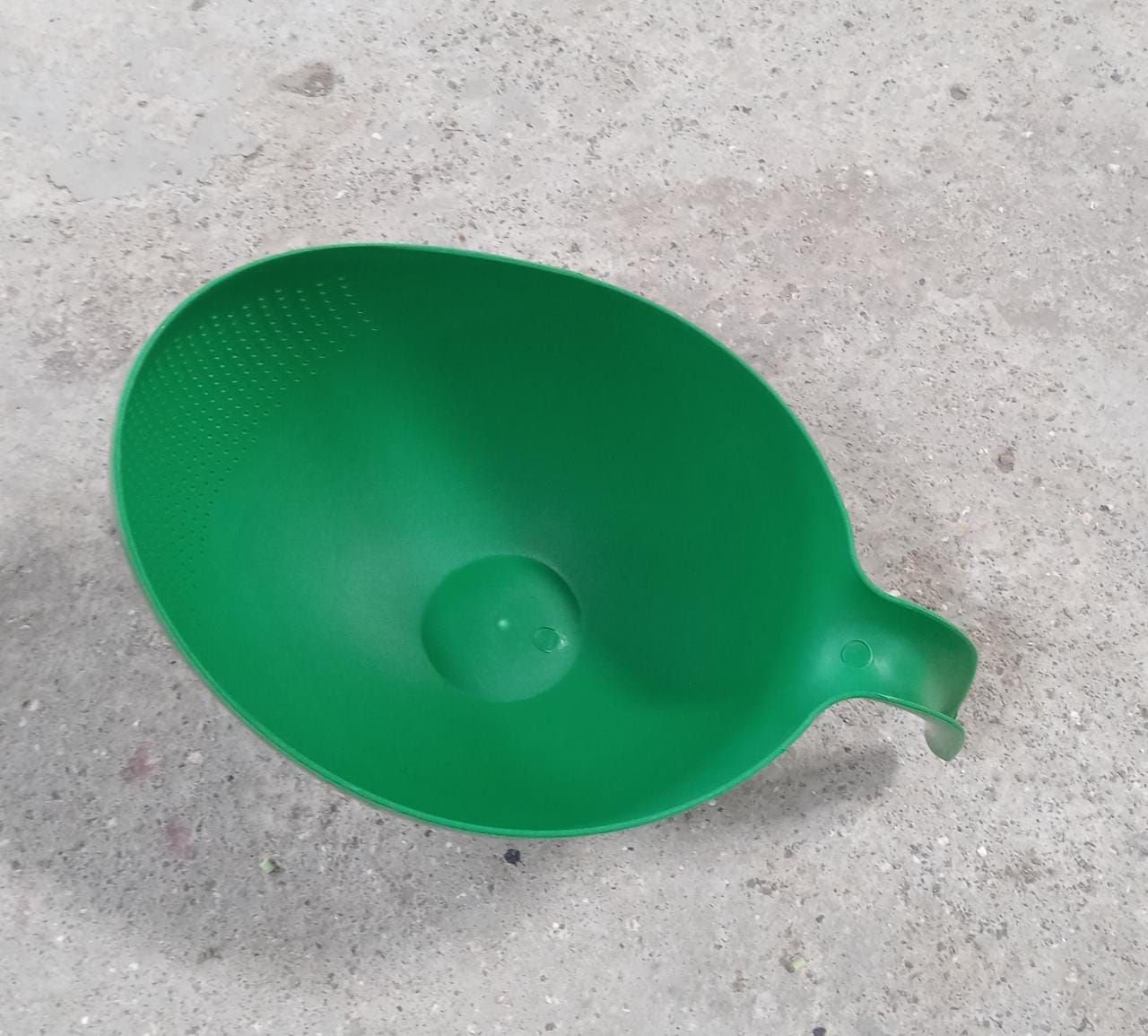 Plastic Rice Bowl / Food Strainer Thick Drain Basket with Handle for Rice, Vegetable & Fruit. (1Pc) - Image 8